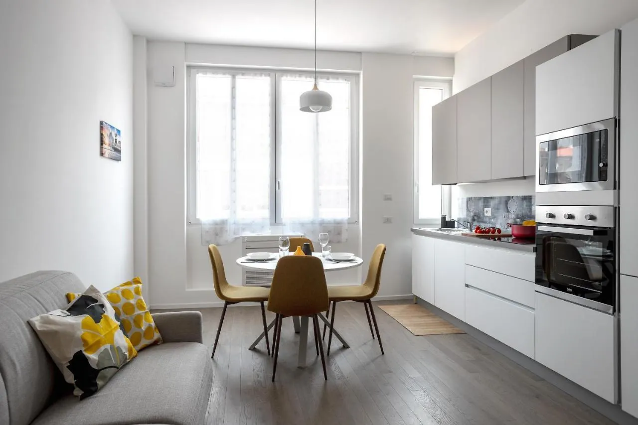 Apartment Navigli - Center Modern Suite, Fast Wi-Fi & Tram Milan