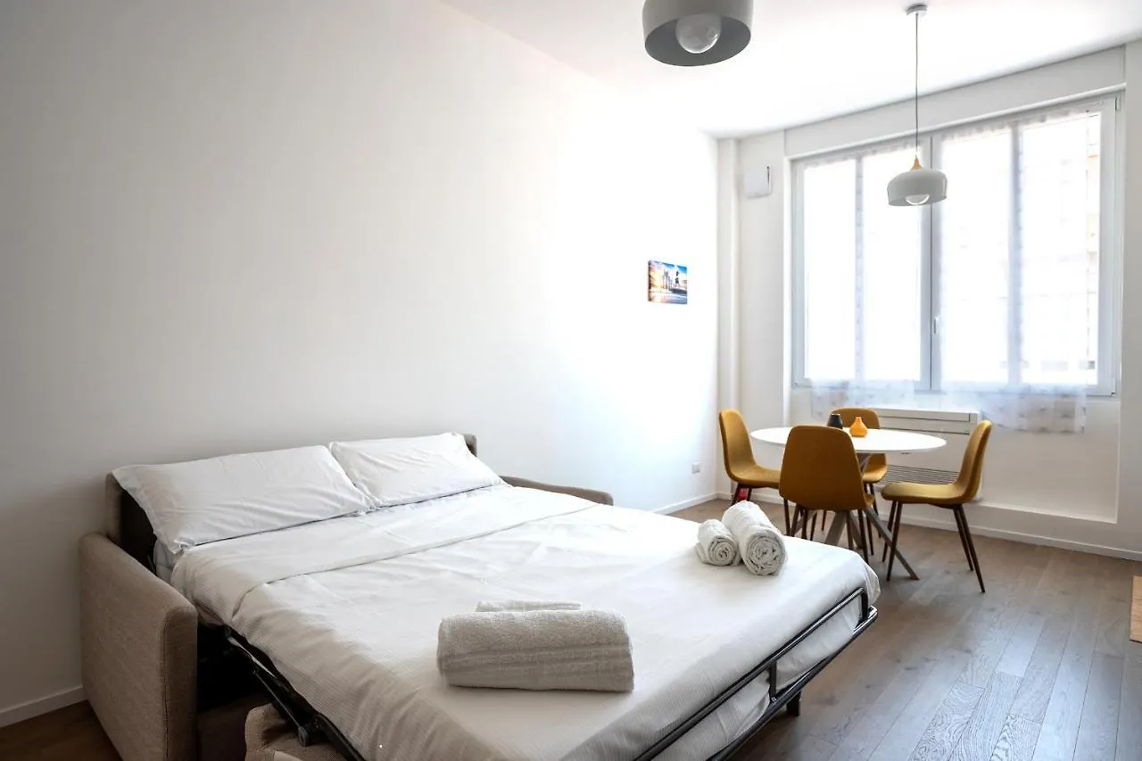 Navigli - Center Modern Suite, Fast Wi-Fi & Tram Milan Italy