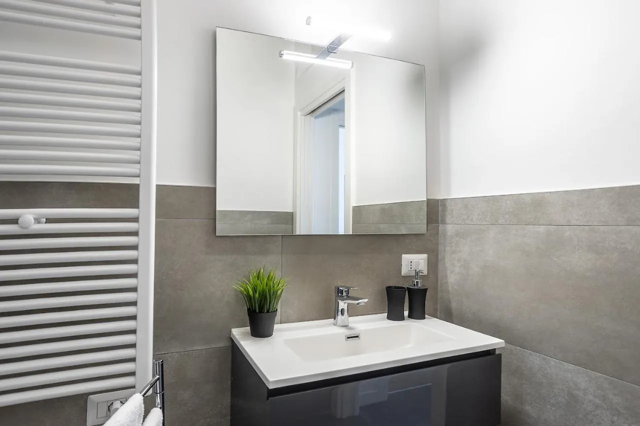 Apartment Navigli - Center Modern Suite, Fast Wi-Fi & Tram Milan